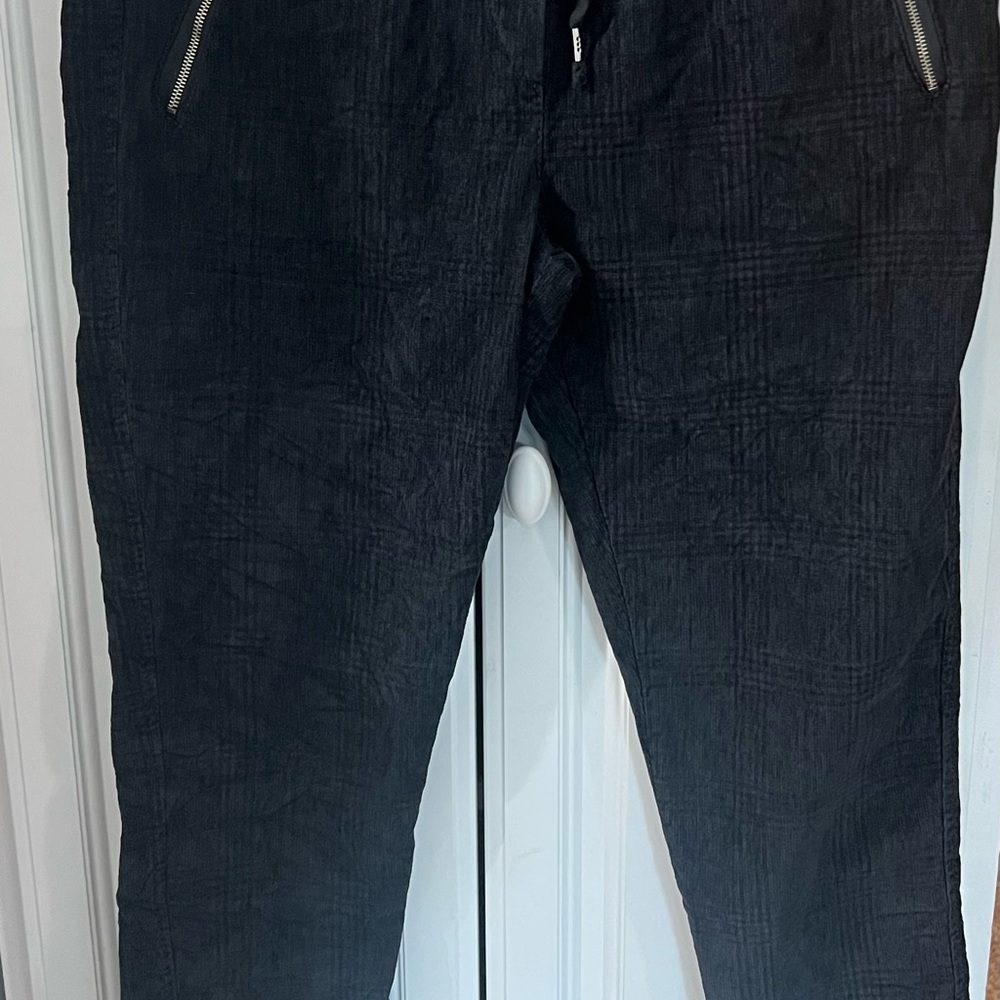 Tempo Paris Black Textured Joggers